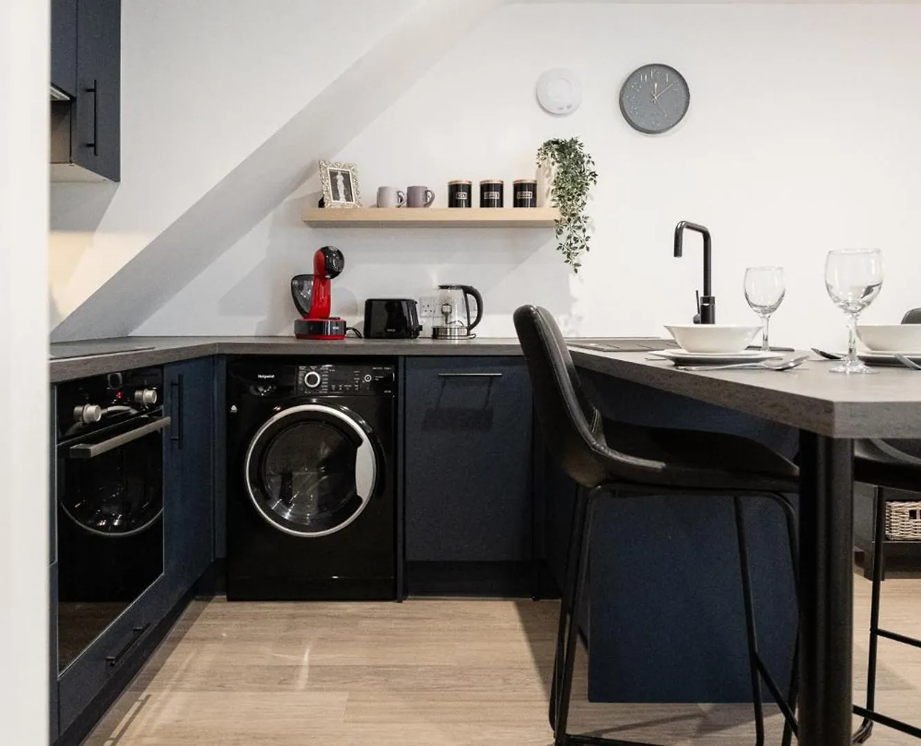 Gorgeous 1 Bed Apartment In Central Cheltenham! Cheltenham