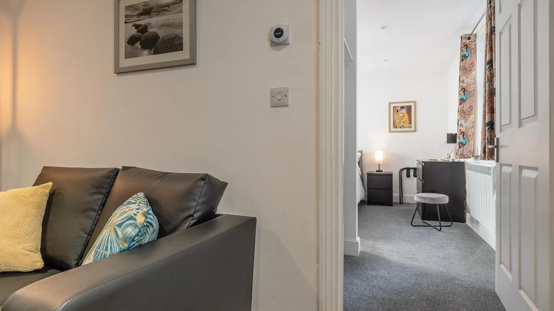 Gorgeous 1 Bed Apartment In Central Cheltenham!